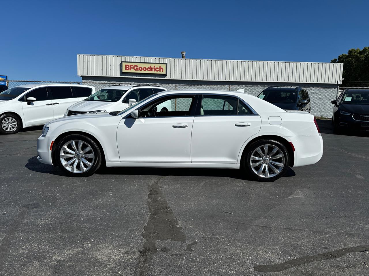 2019 Chrysler 300