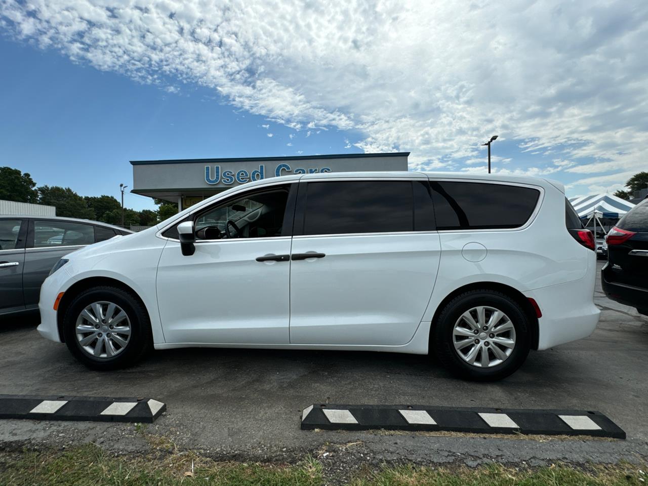 2020 Chrysler Voyager