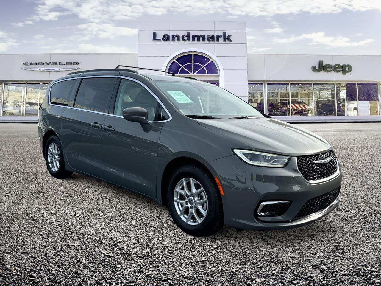 Used 2022 Chrysler Pacifica Touring L Van