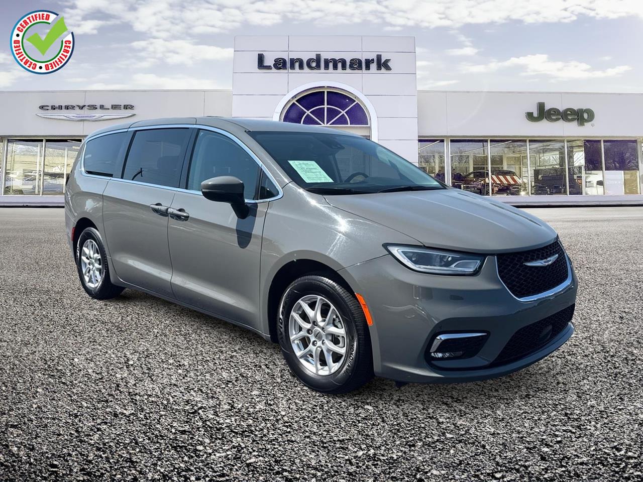 Used 2023 Chrysler Pacifica Touring L Vans