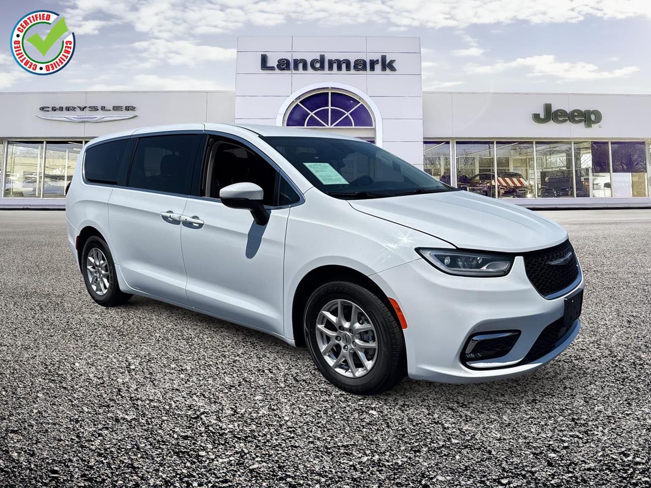 Used 2023 Chrysler Pacifica Touring L Vans