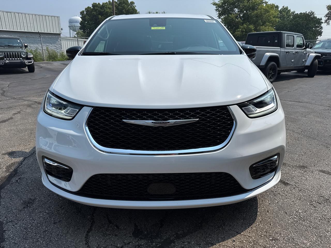 2025 Chrysler Pacifica