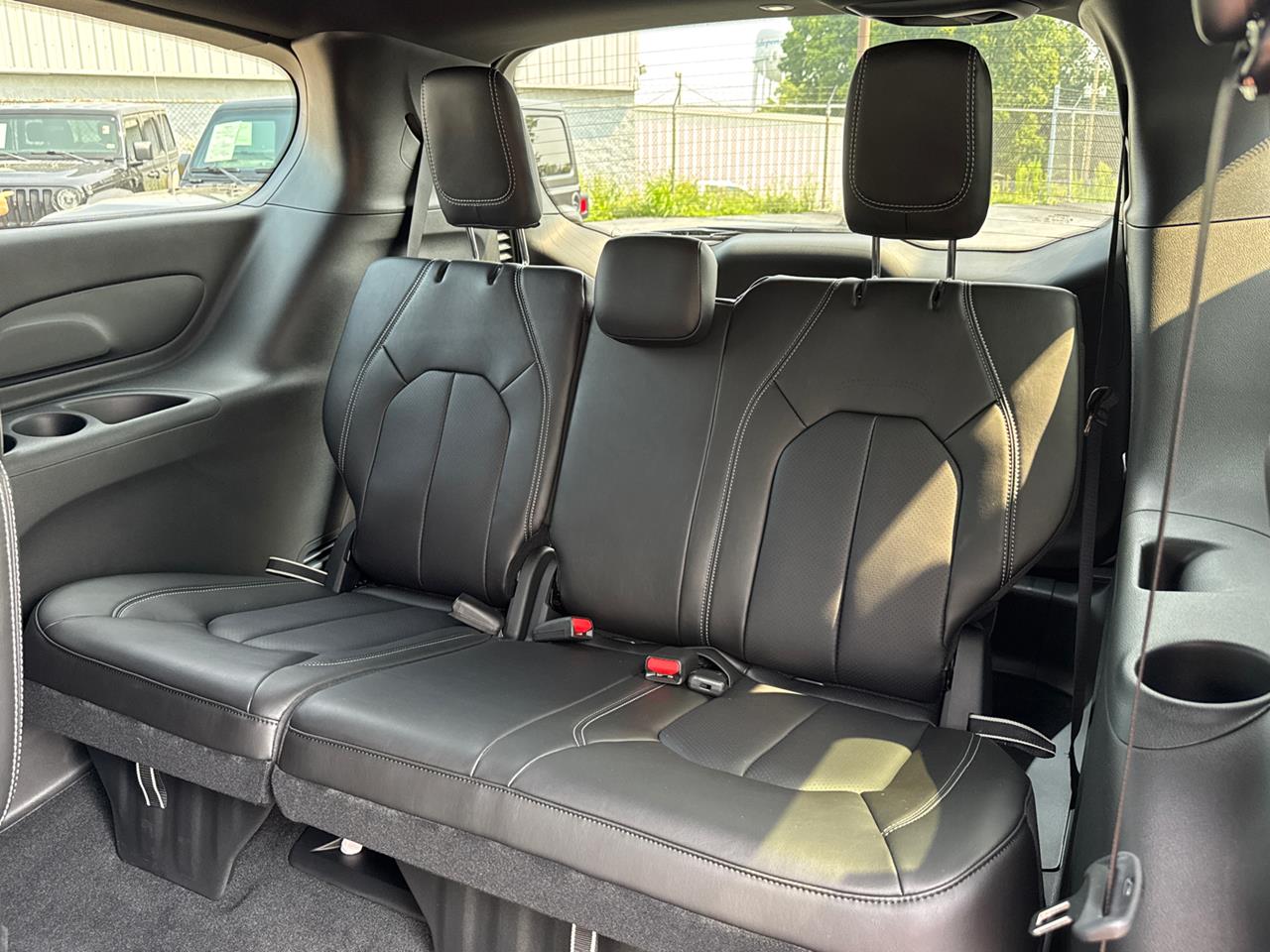 2025 Chrysler Pacifica