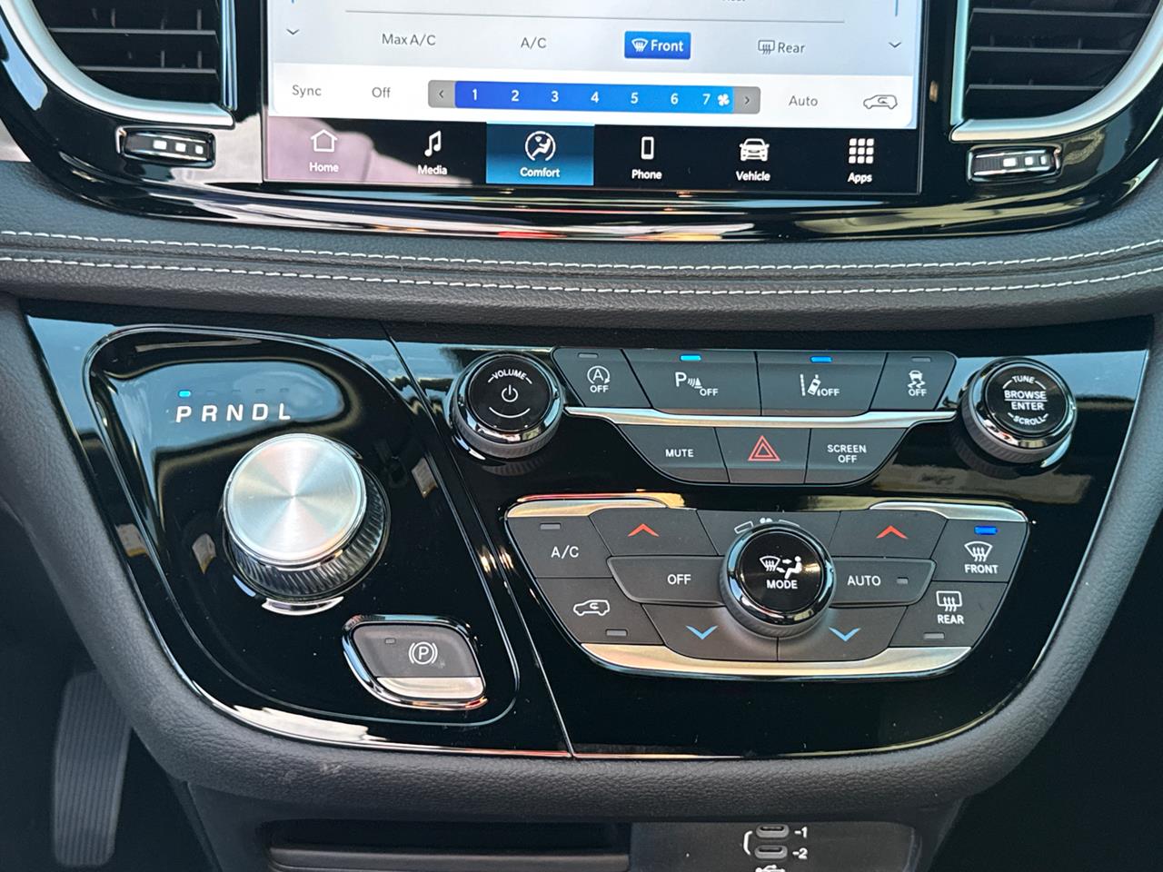 2026 Chrysler Pacifica