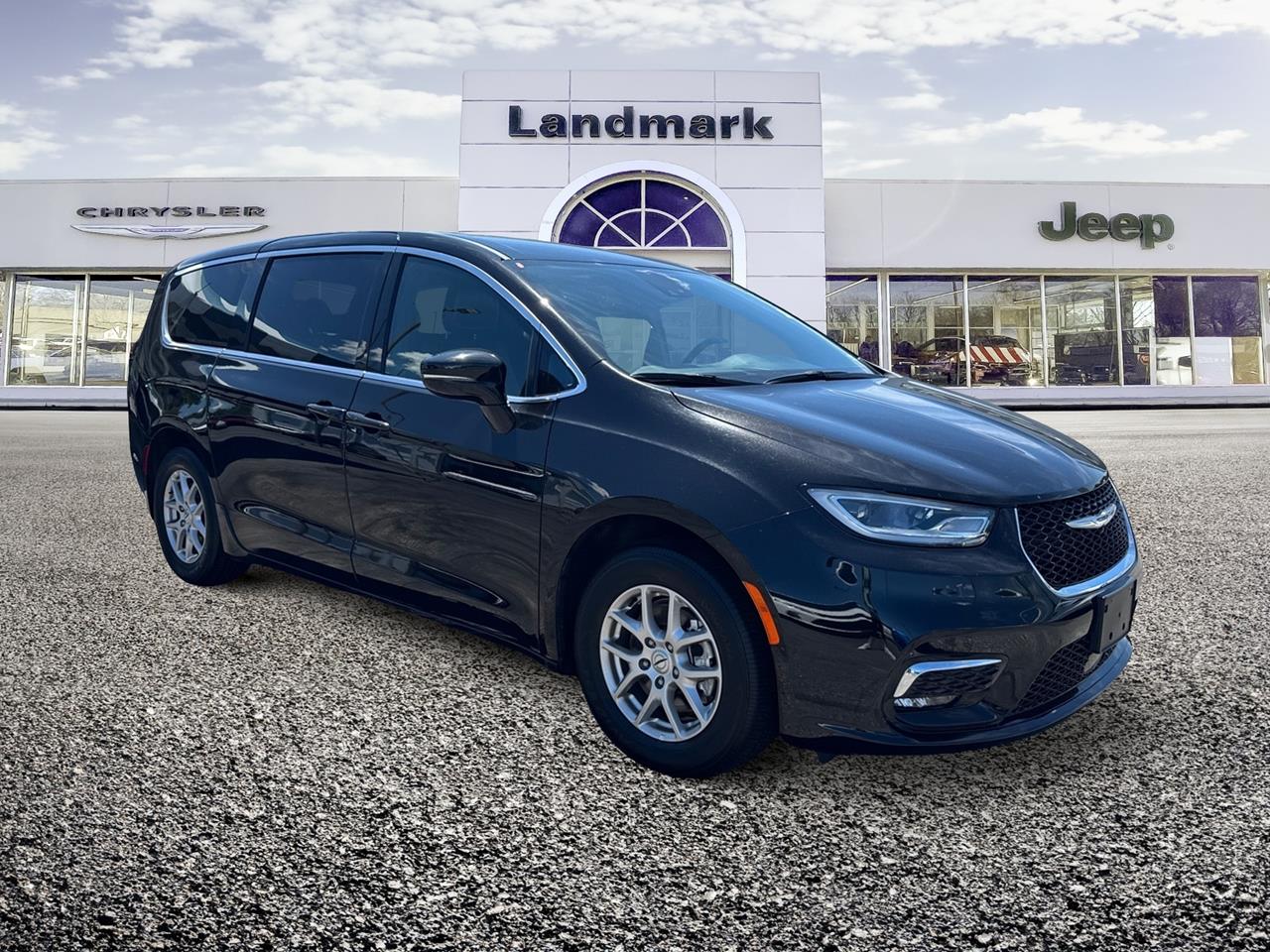 Used 2025 Chrysler Pacifica Select Vans