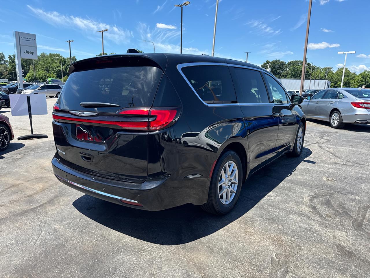 2025 Chrysler Pacifica
