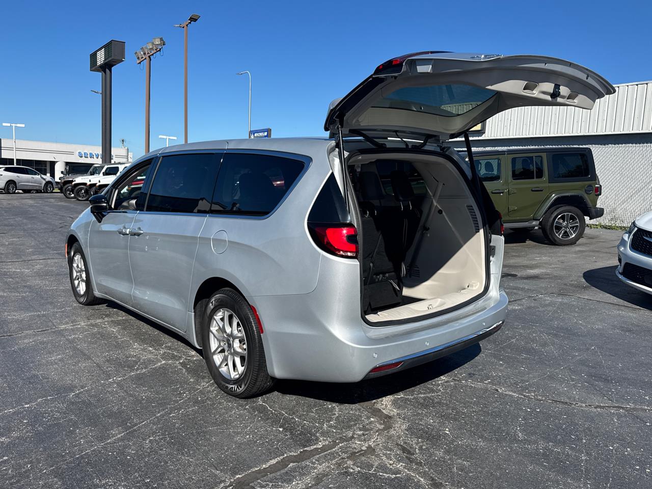 2024 Chrysler Pacifica