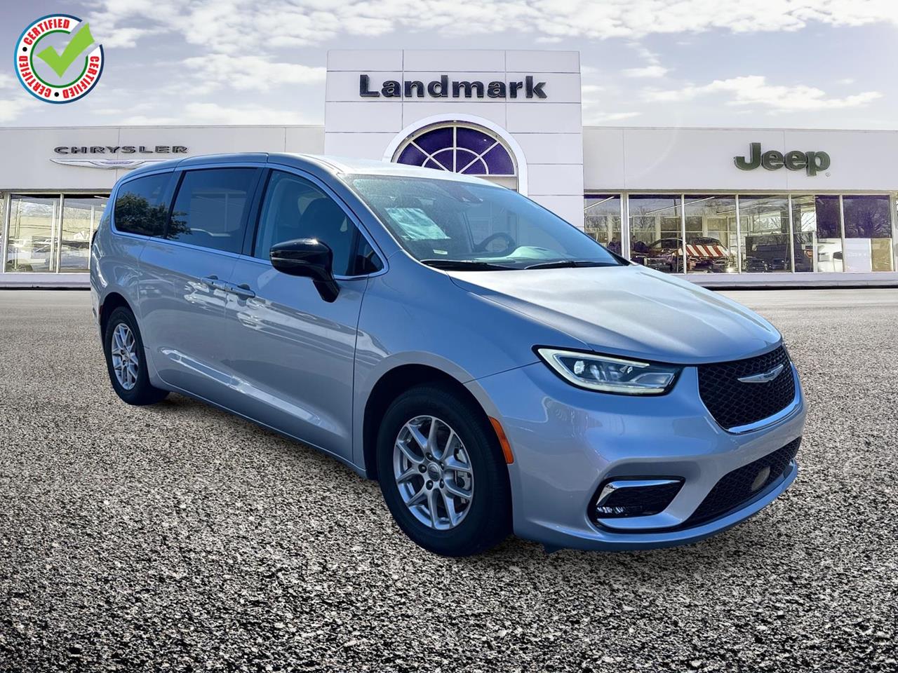 Used 2024 Chrysler Pacifica Touring L