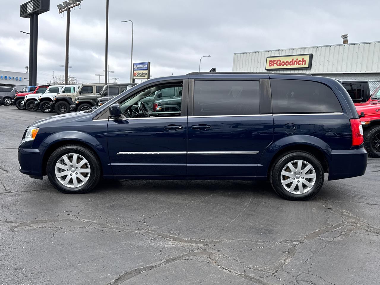 2016 Chrysler Town and Country