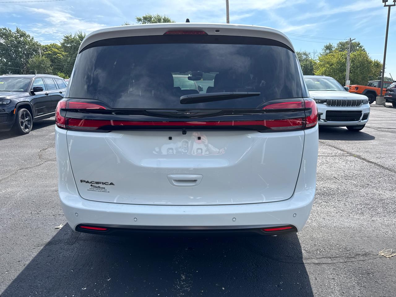 2026 Chrysler Pacifica
