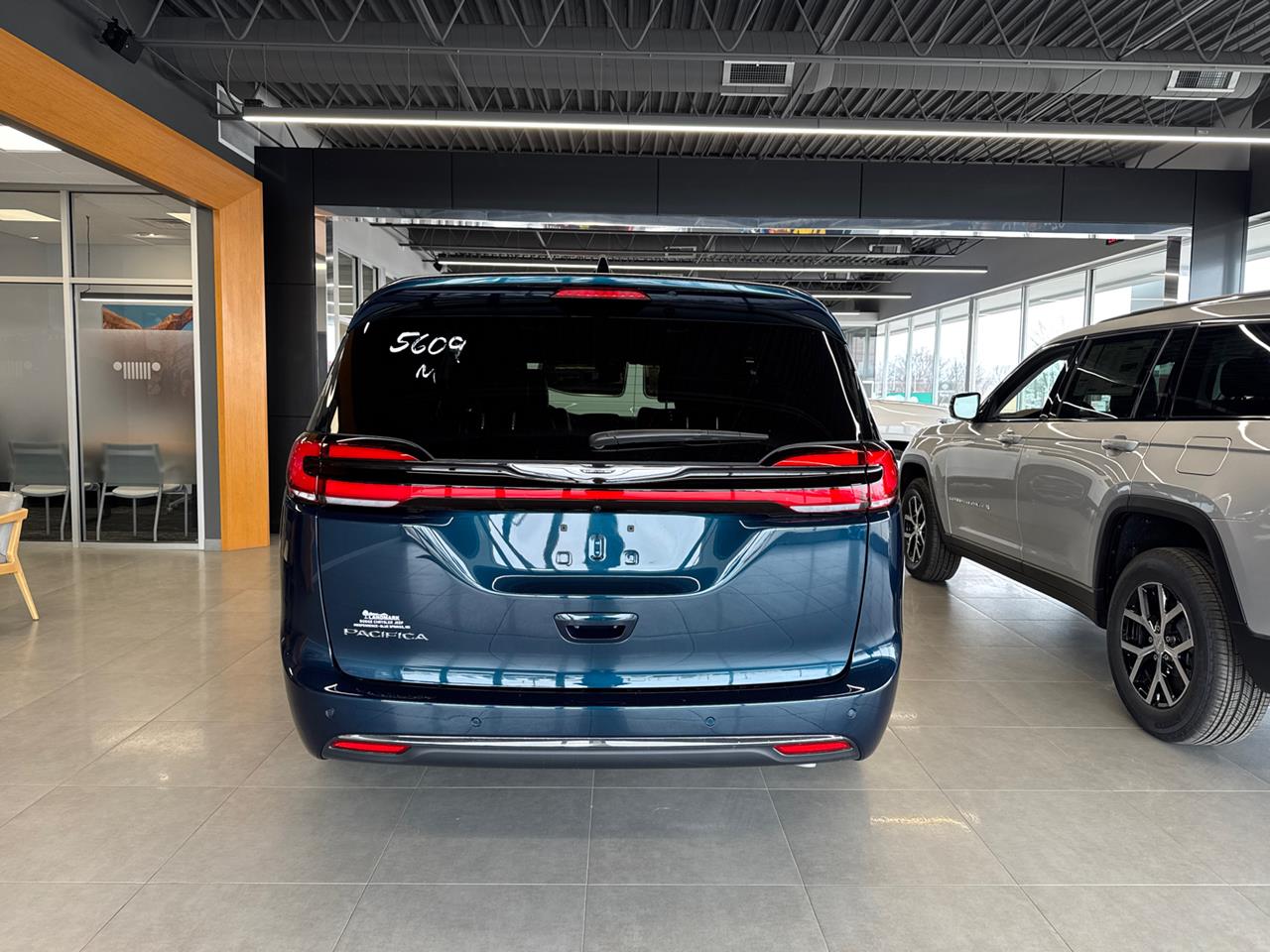 2025 Chrysler Pacifica