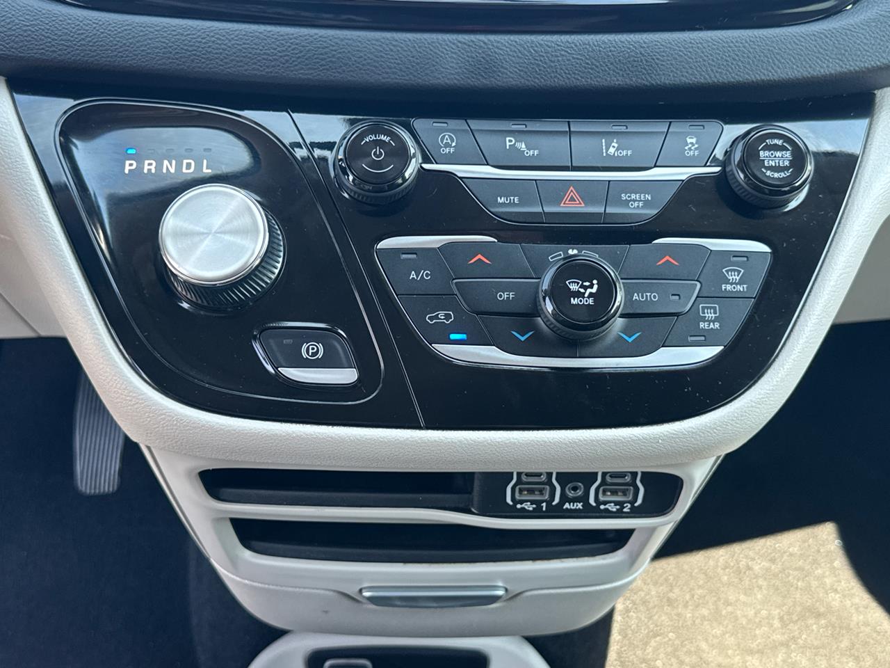 2024 Chrysler Pacifica