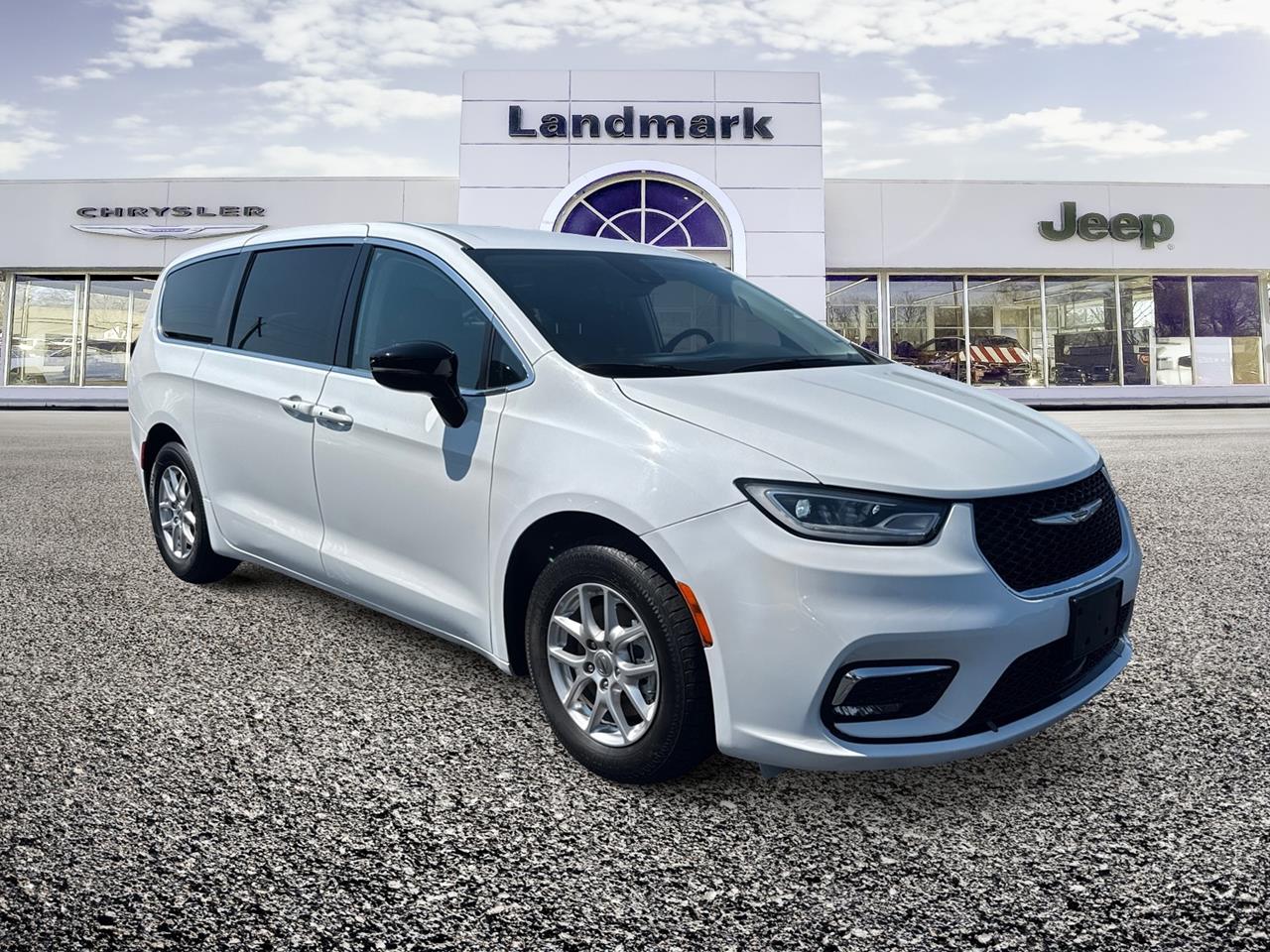 Used 2024 Chrysler Pacifica Touring L Vans
