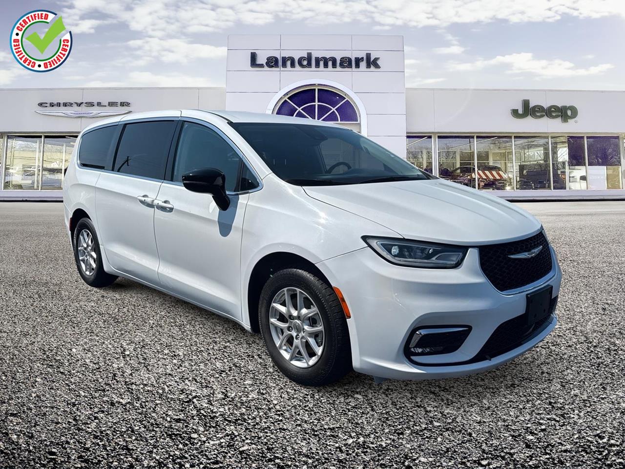 Used 2024 Chrysler Pacifica Touring L Vans