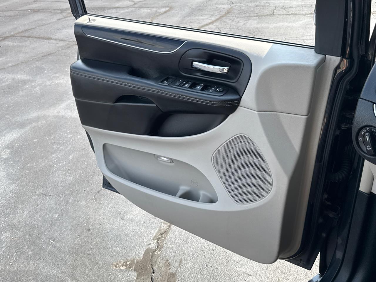 2014 Chrysler Town and Country