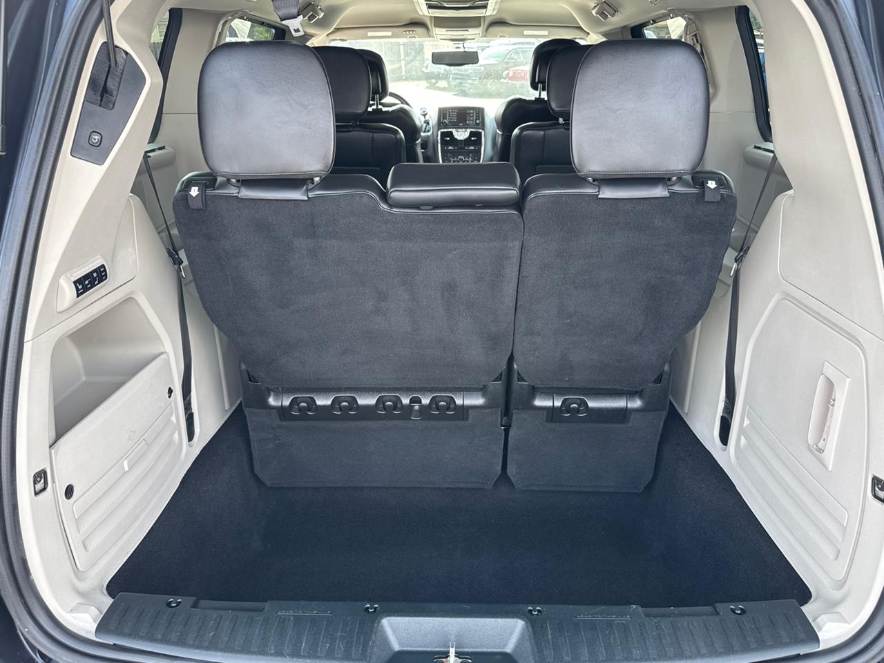 2014 Chrysler Town and Country