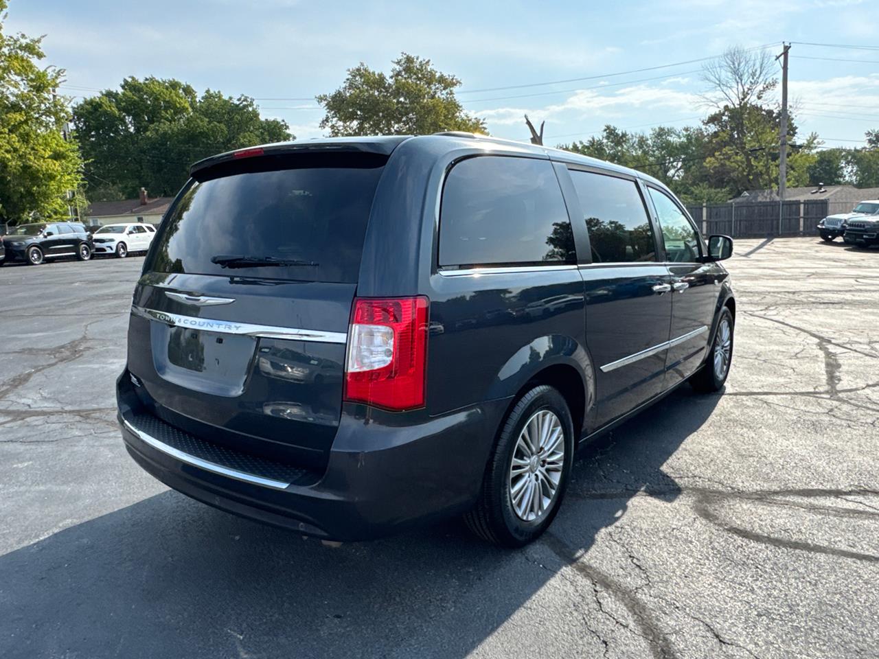 2014 Chrysler Town and Country