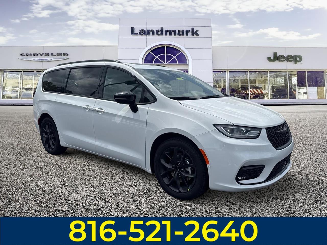 New 2025 Chrysler Pacifica Limited Vans