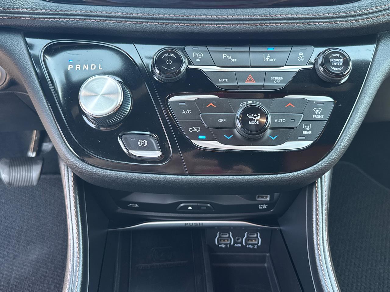 2024 Chrysler Pacifica