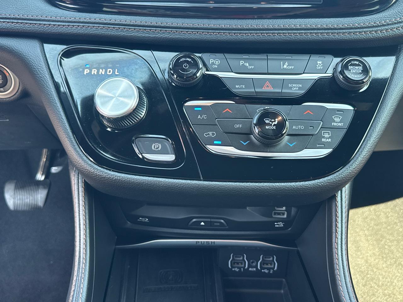 2024 Chrysler Pacifica