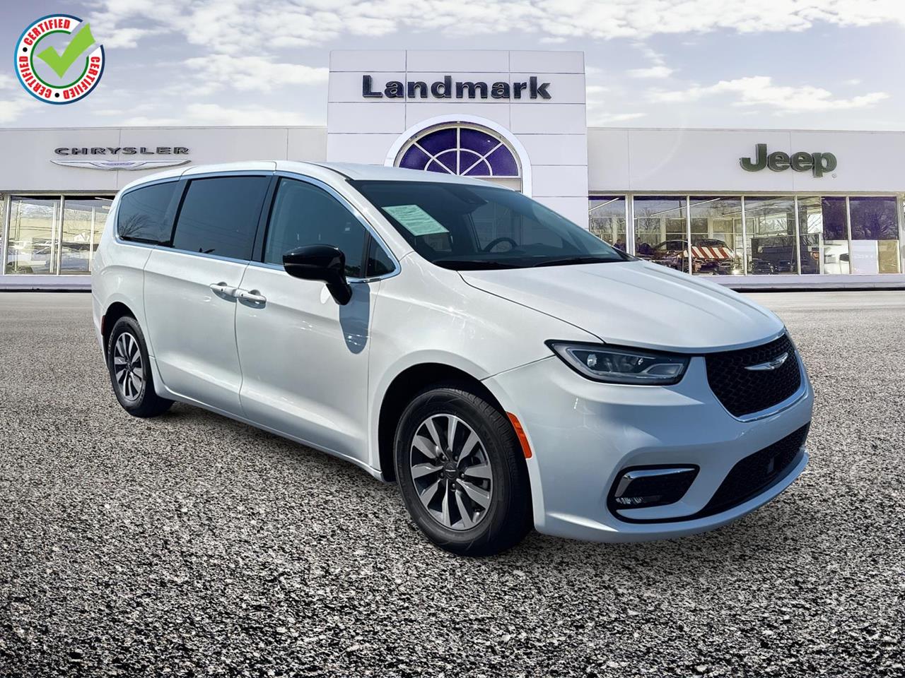 Used 2024 Chrysler Pacifica Hybrid Select Vans