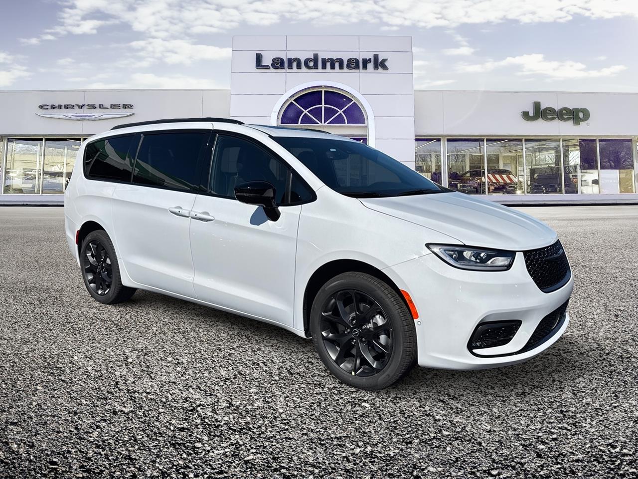 New 2026 Chrysler Pacifica Limited Vans