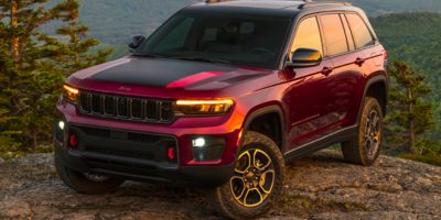 New 2023 Jeep Grand Cherokee Altitude SUV