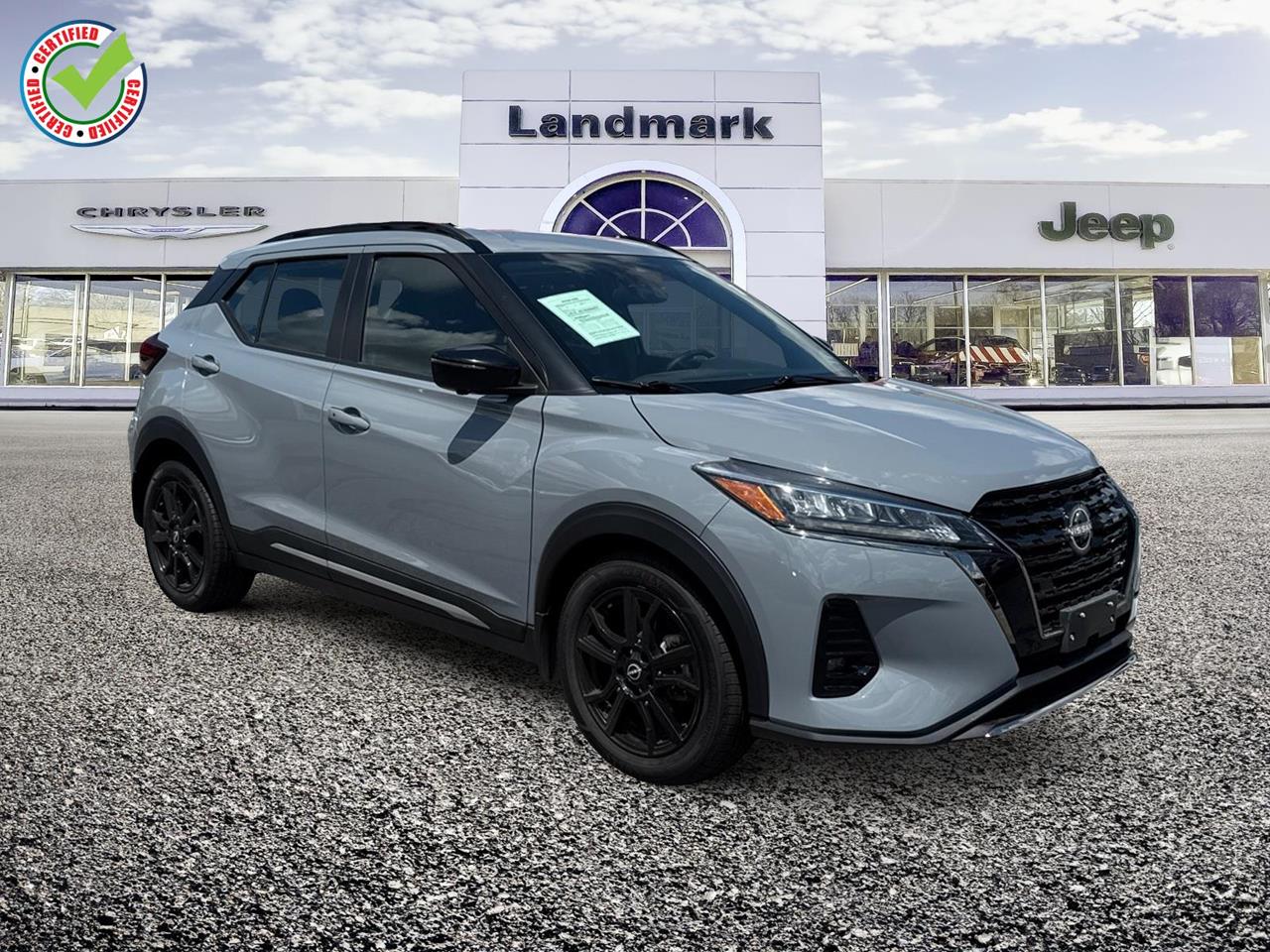 Used 2023 Nissan Kicks SR with VIN 3N1CP5DV4PL571759 for sale in Kansas City