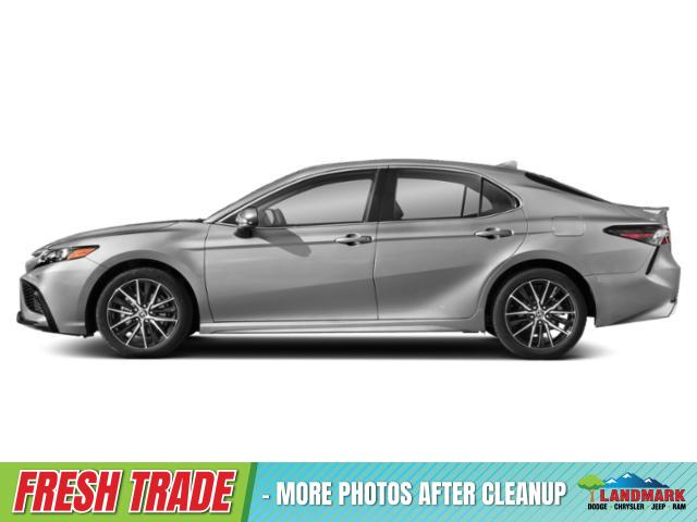 Used 2022 Toyota Camry SE Car