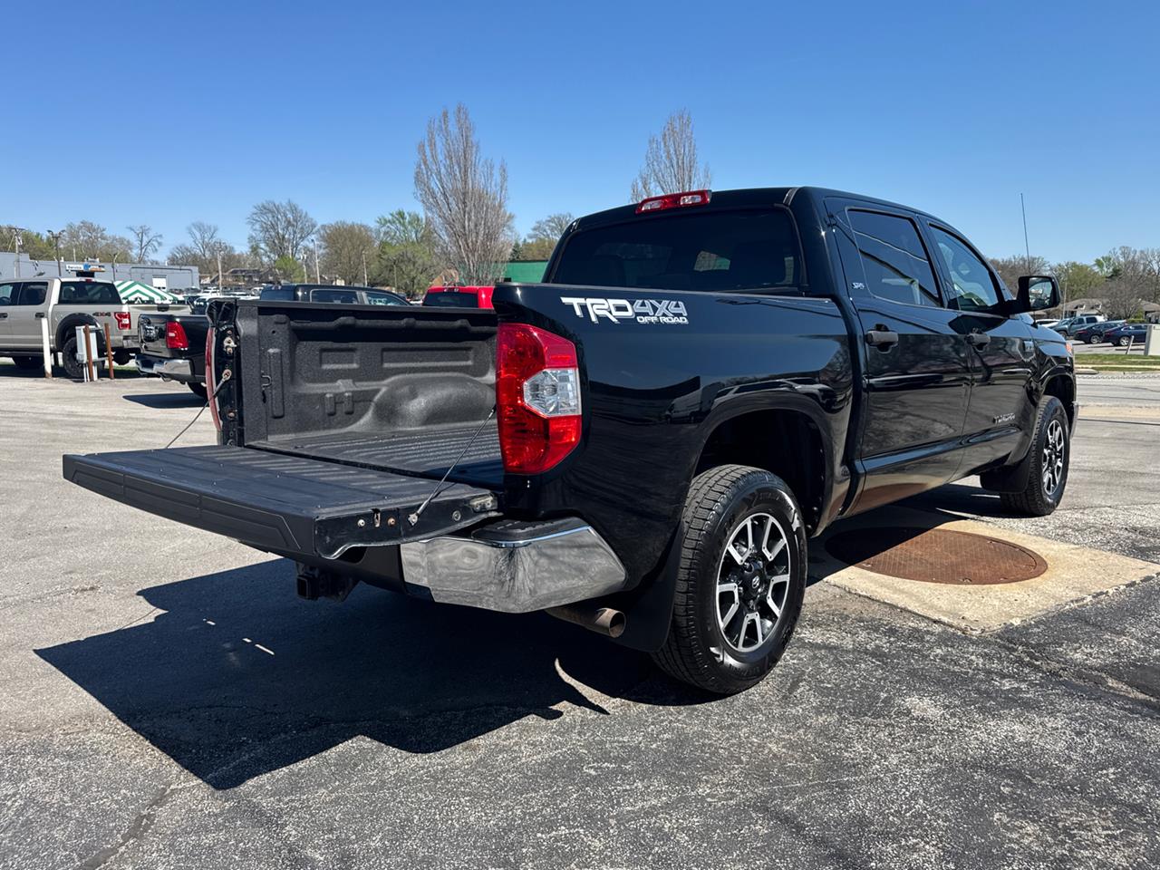 2015 Toyota Tundra 4WD Truck