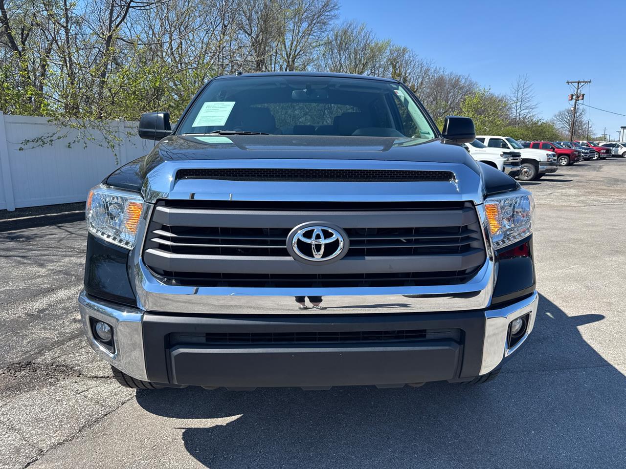 2015 Toyota Tundra 4WD Truck