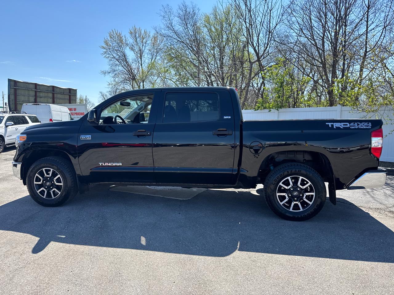 2015 Toyota Tundra 4WD Truck