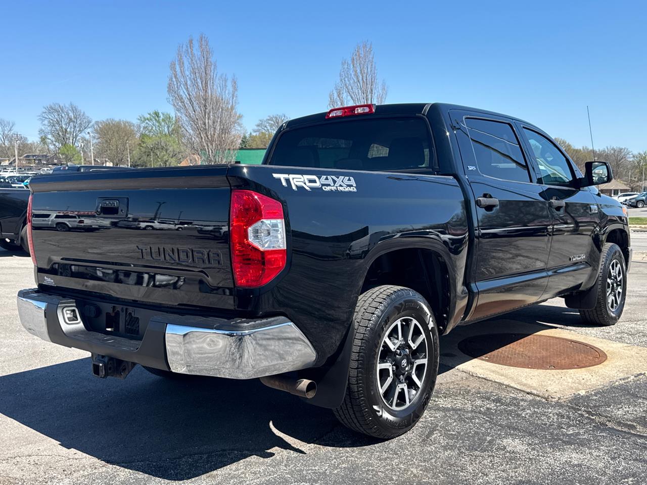 2015 Toyota Tundra 4WD Truck