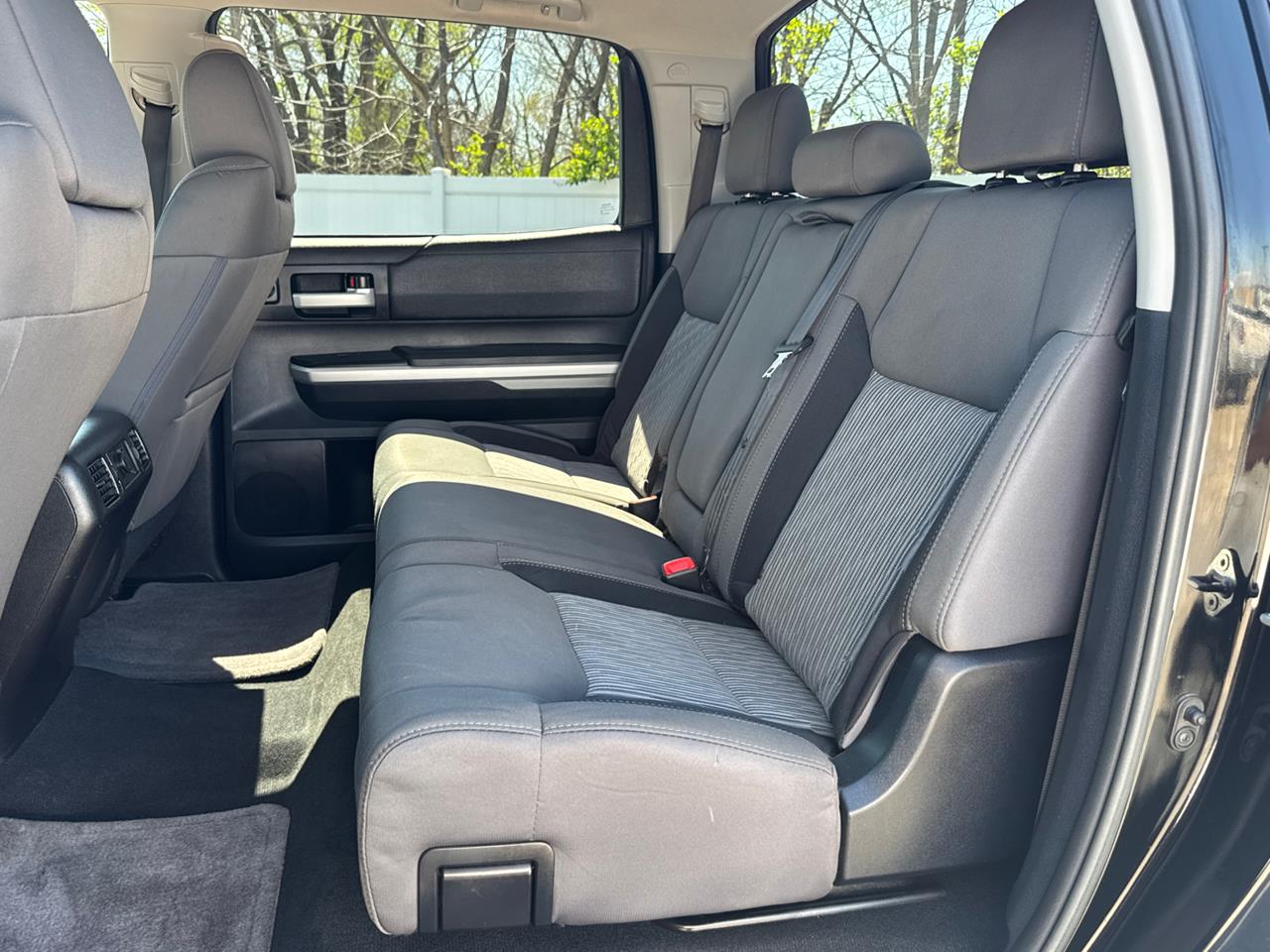 2015 Toyota Tundra 4WD Truck