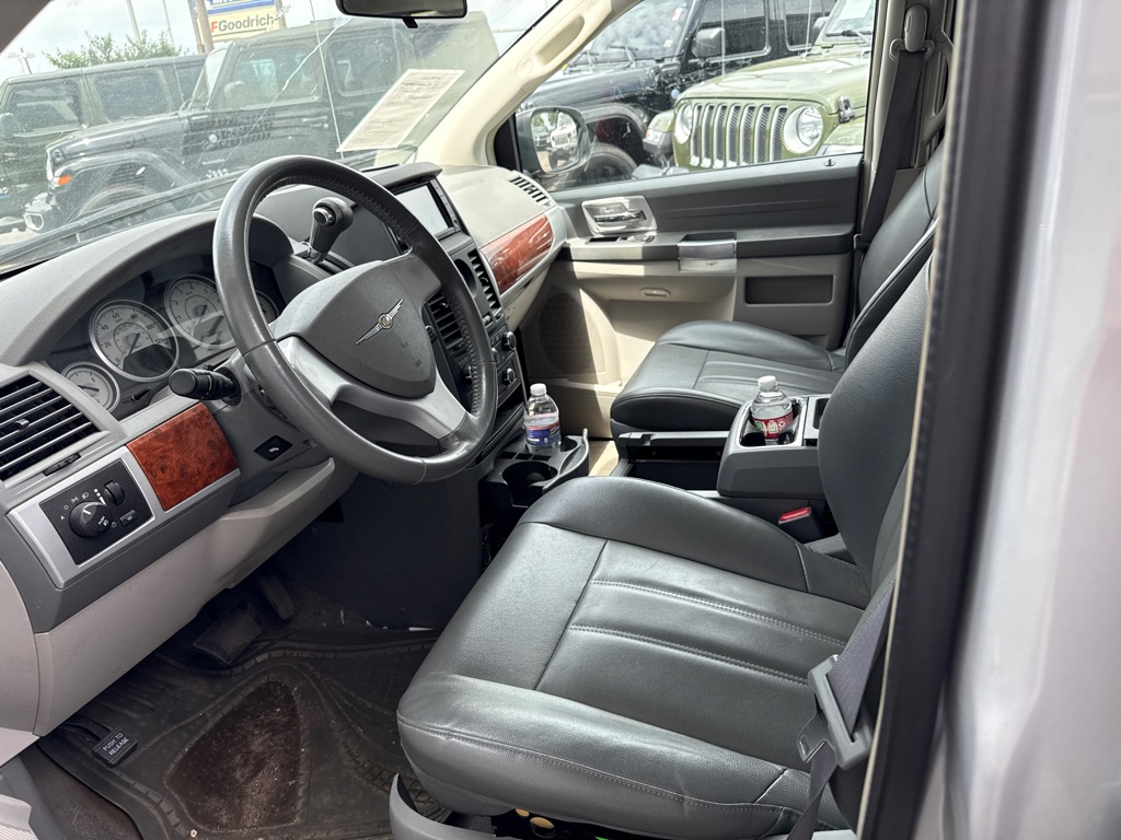 2008 Chrysler Town and Country