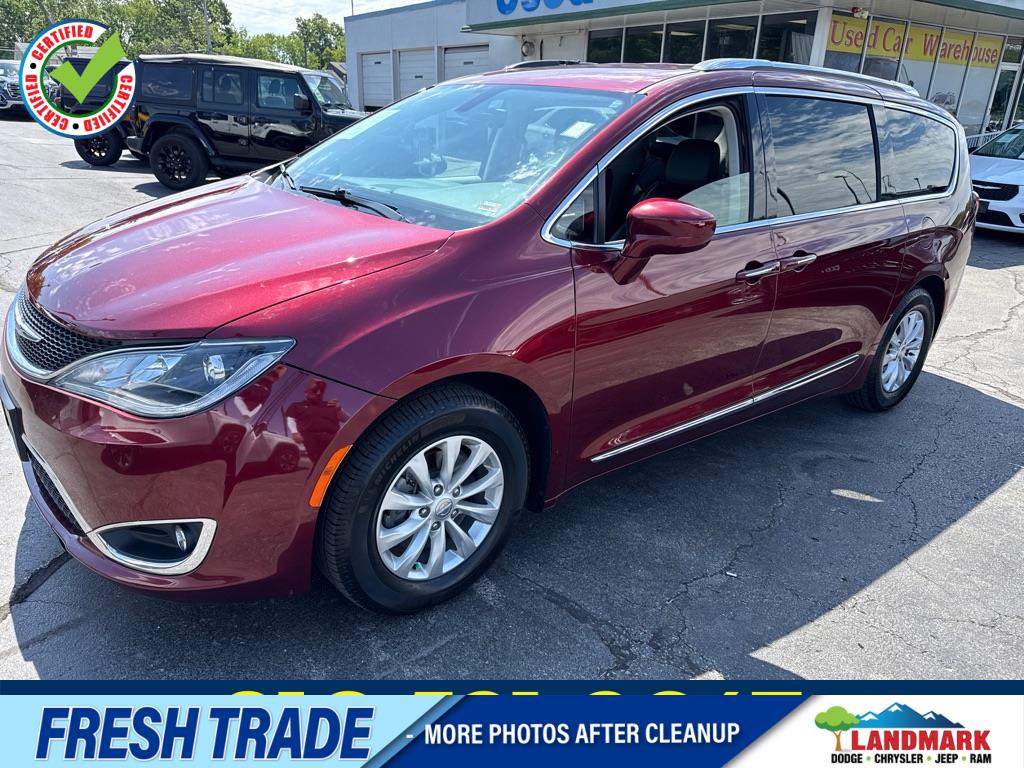 Used 2018 Chrysler Pacifica Touring L Vans