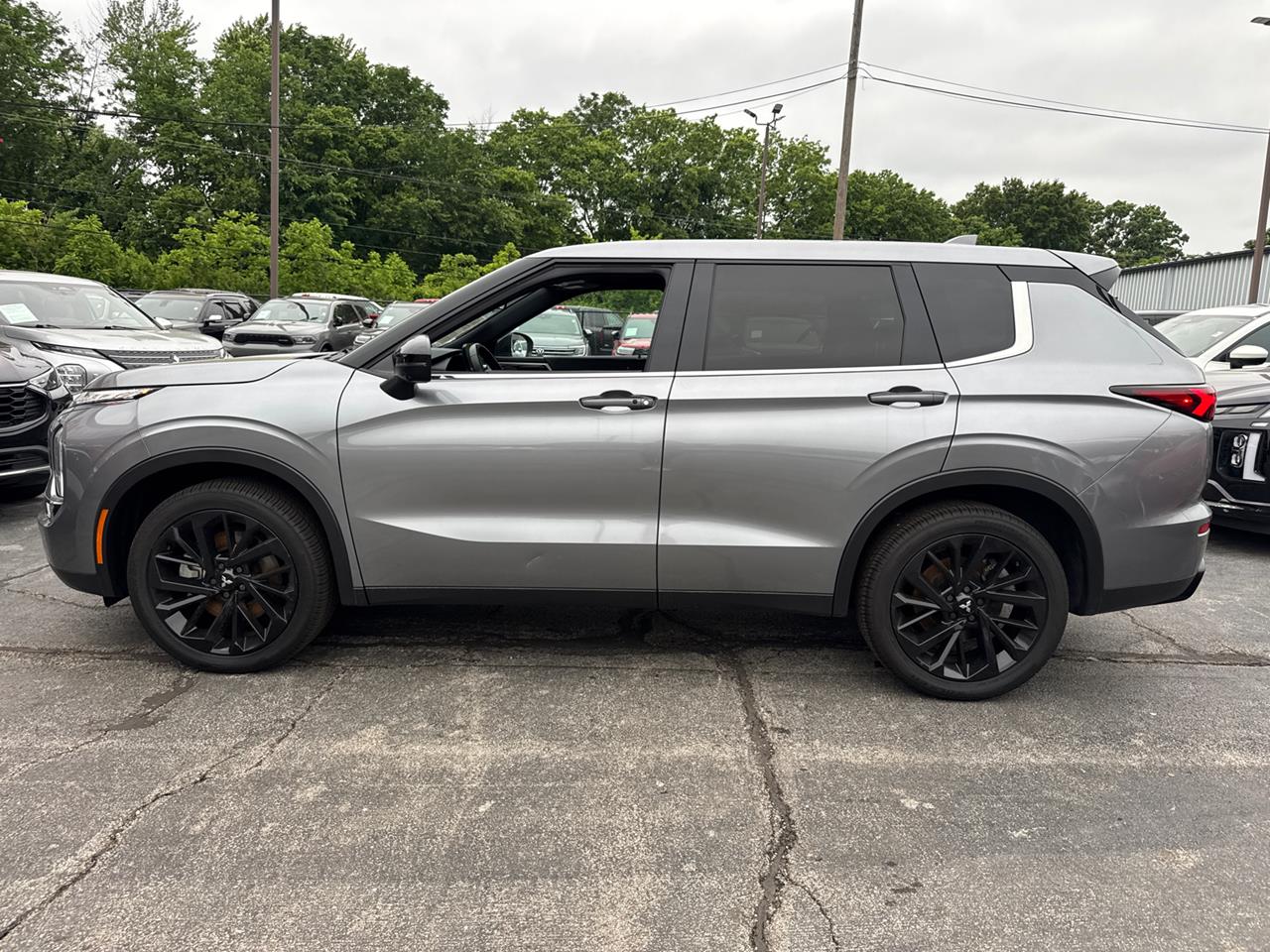 2024 Mitsubishi Outlander