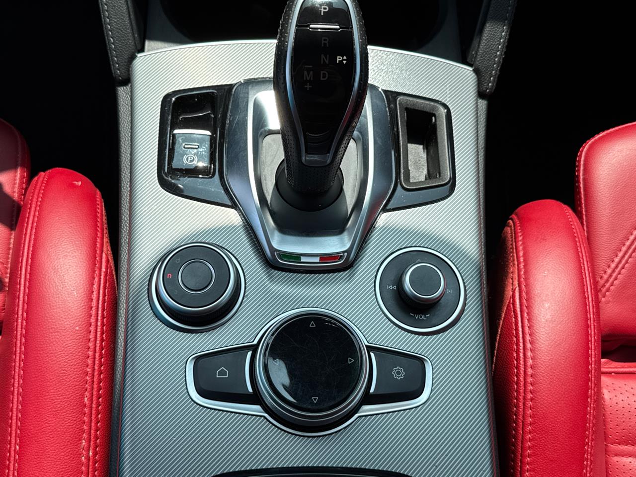 2024 Alfa Romeo Stelvio