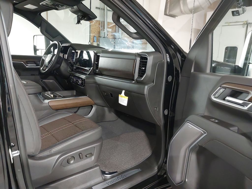 2025 Chevrolet Silverado 3500