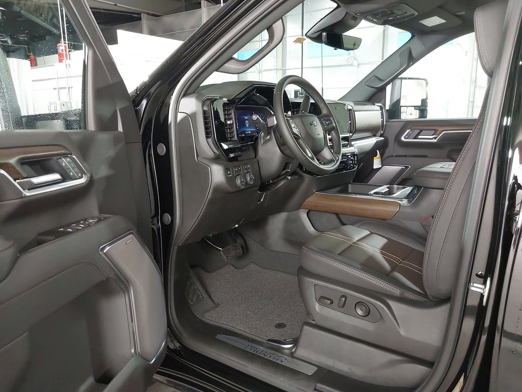 2025 Chevrolet Silverado 3500