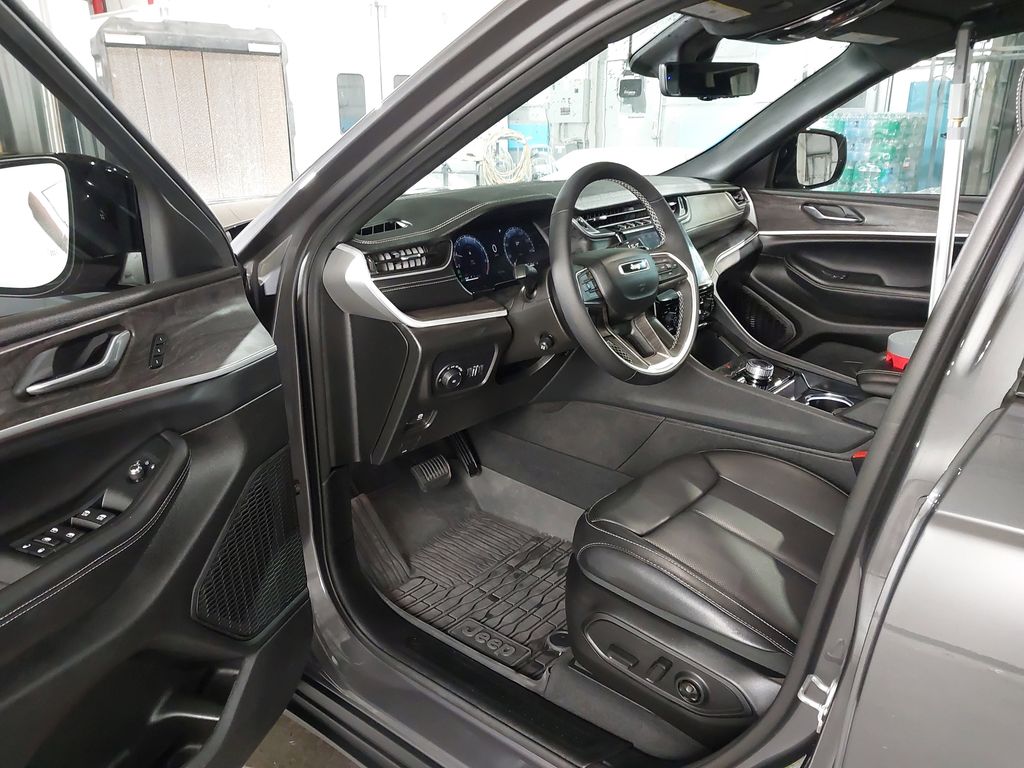 2025 Jeep Grand Cherokee L