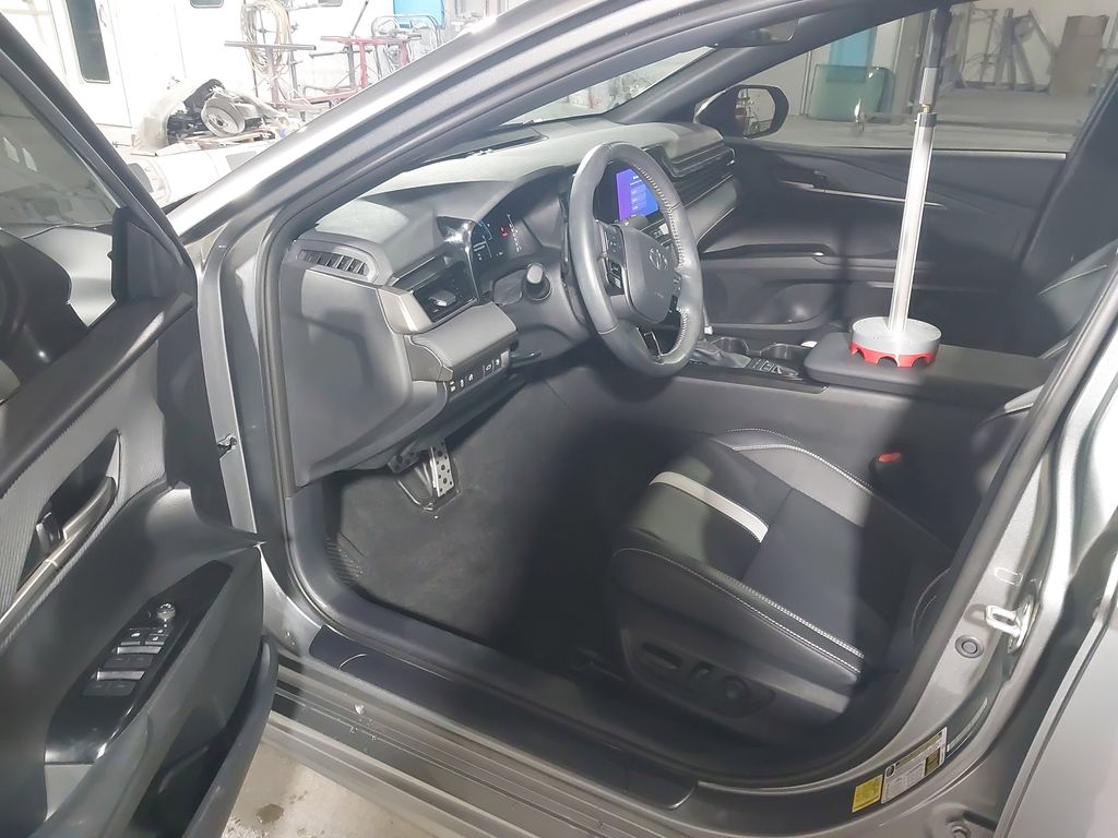 2025 Toyota Camry Hybrid