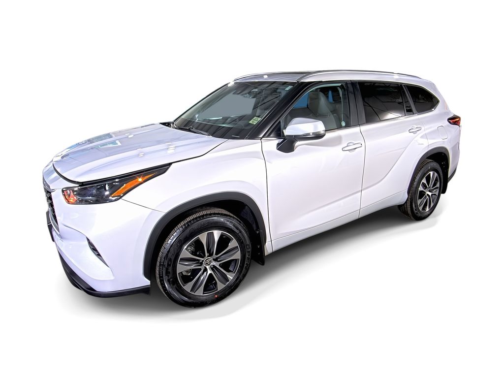 Used 2025 Toyota Highlander XLE  SUVs
