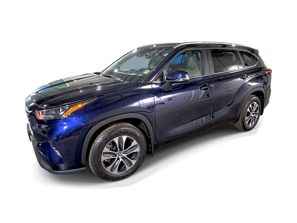 Used 2025 Toyota Highlander XLE  SUVs