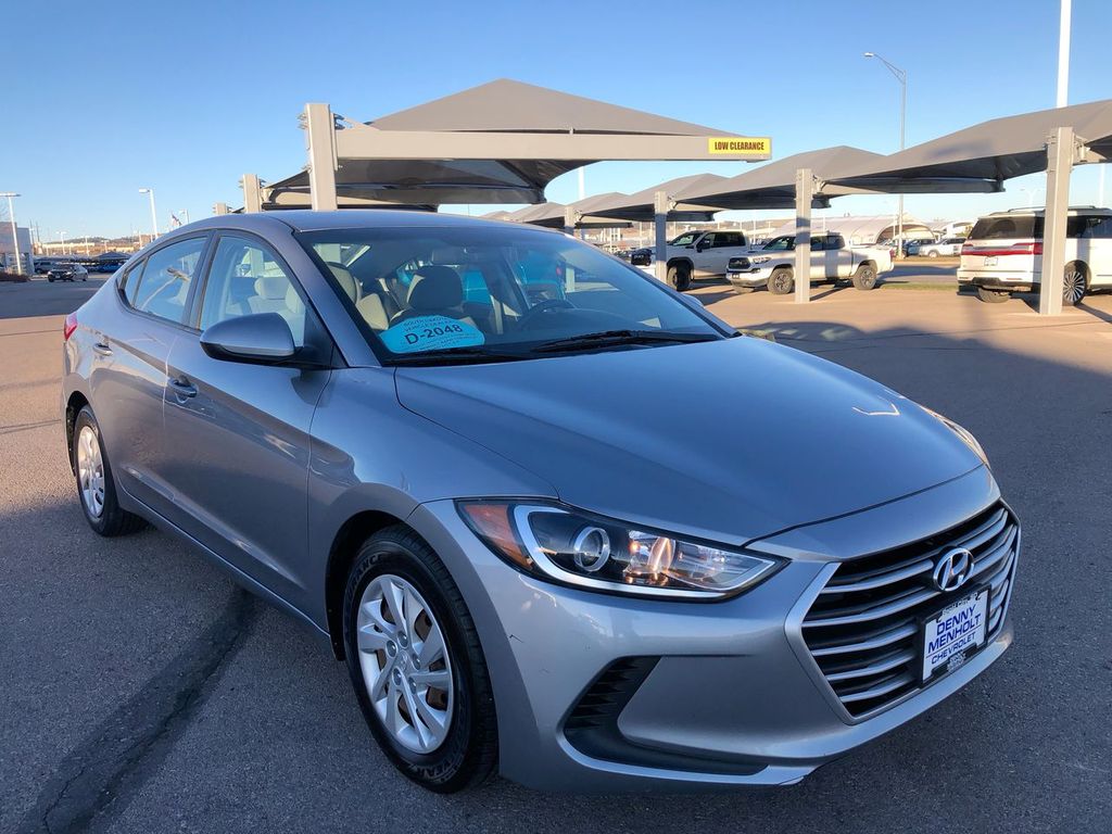 Used 2017 Hyundai Elantra SE Car