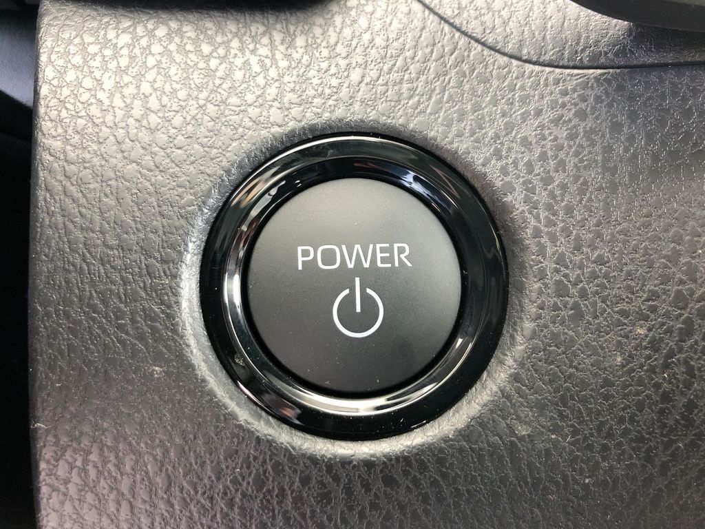 2025 Toyota Camry Hybrid