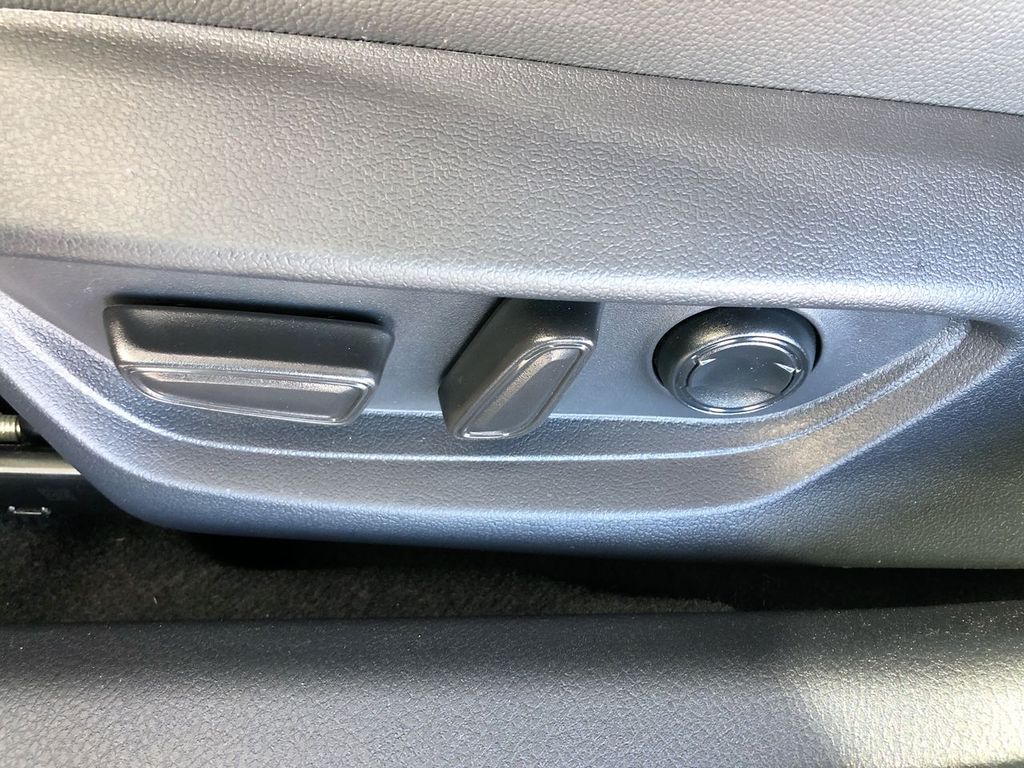 2025 Toyota Camry Hybrid