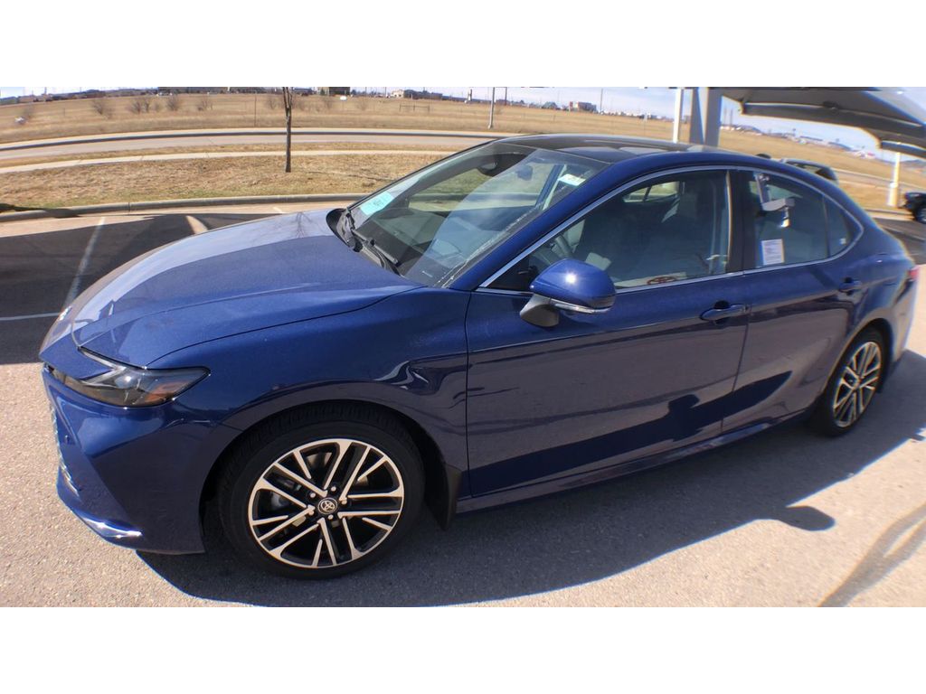 2025 Toyota Camry Hybrid