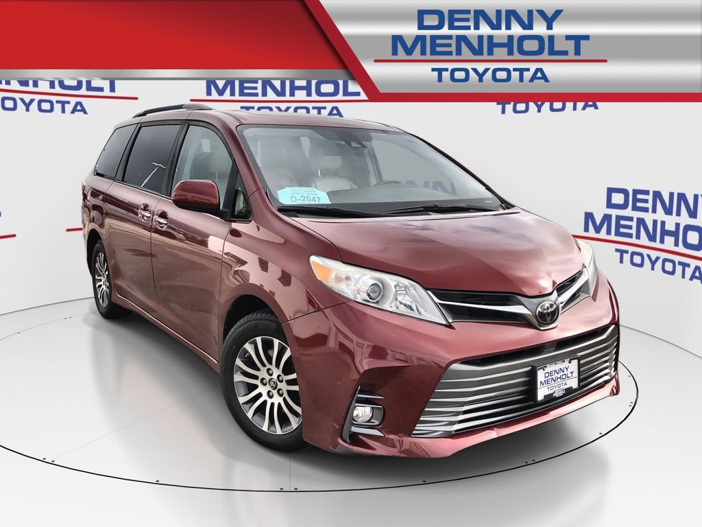 Used 2018 Toyota Sienna XLE Vans