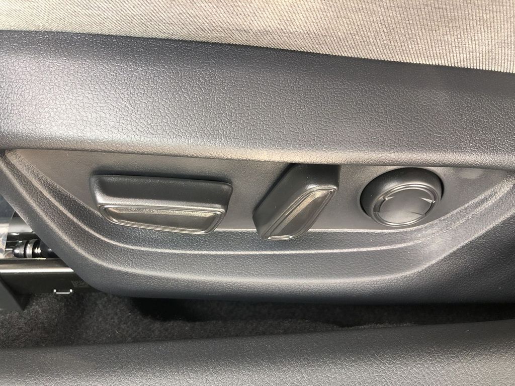 2025 Toyota Camry Hybrid